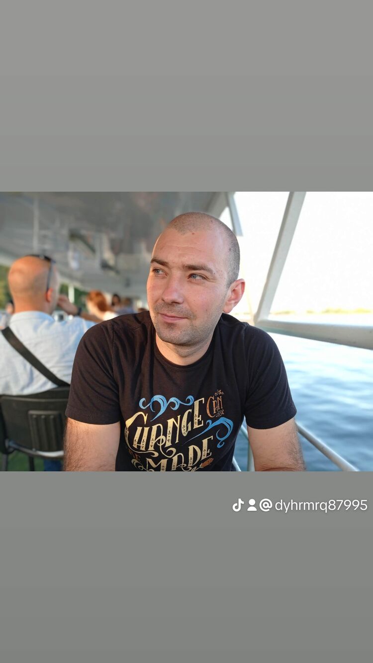  44403863  , 31 ,    