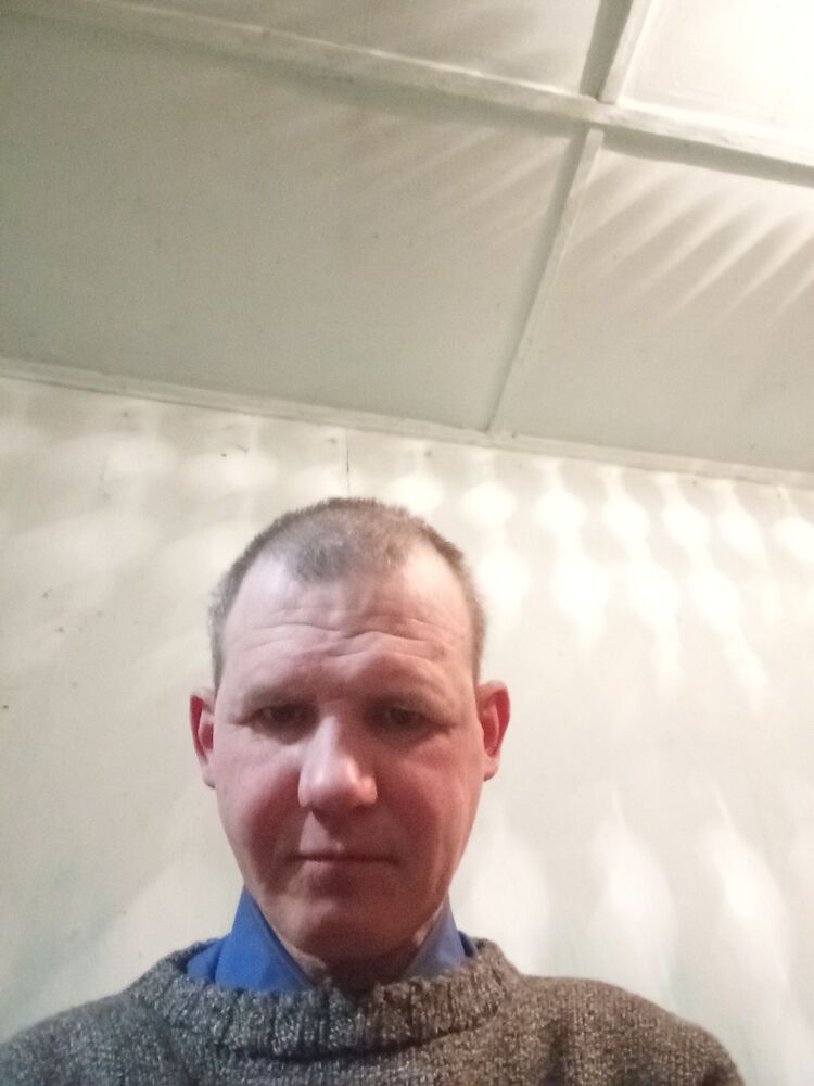  41382473  Stanislav, 44 ,    -