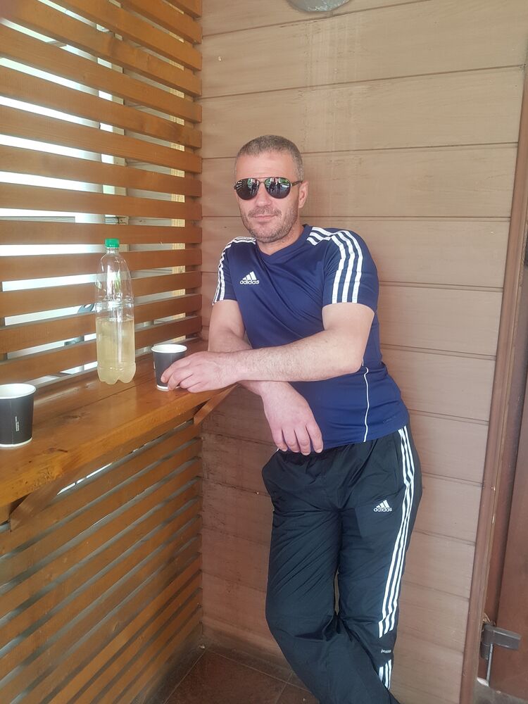  ,   Denis, 38 ,   ,   