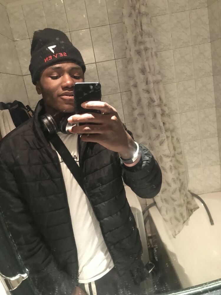  41153563  Kevin, 23 ,    