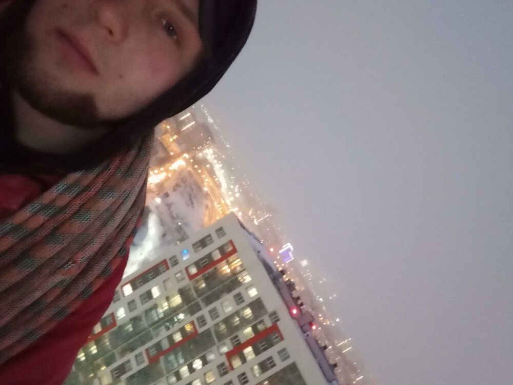 30671943  Vladislav, 23 ,    
