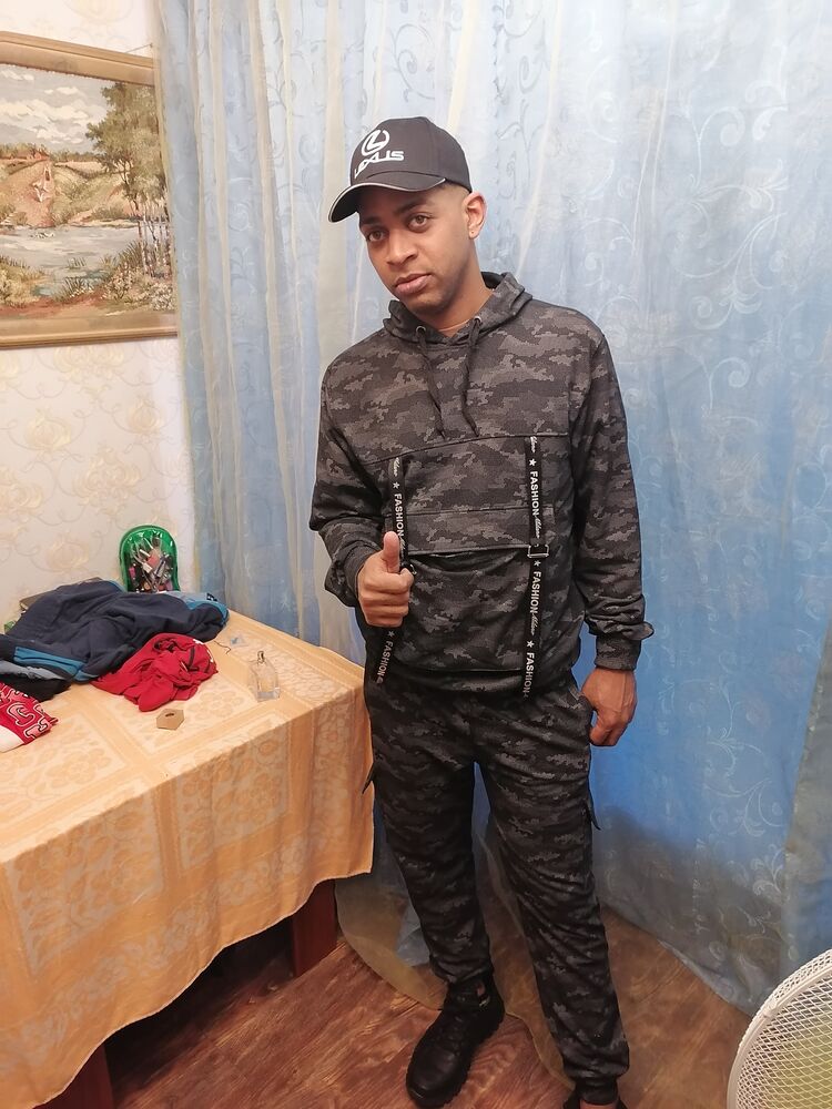  ,   Daynel, 32 ,   ,   