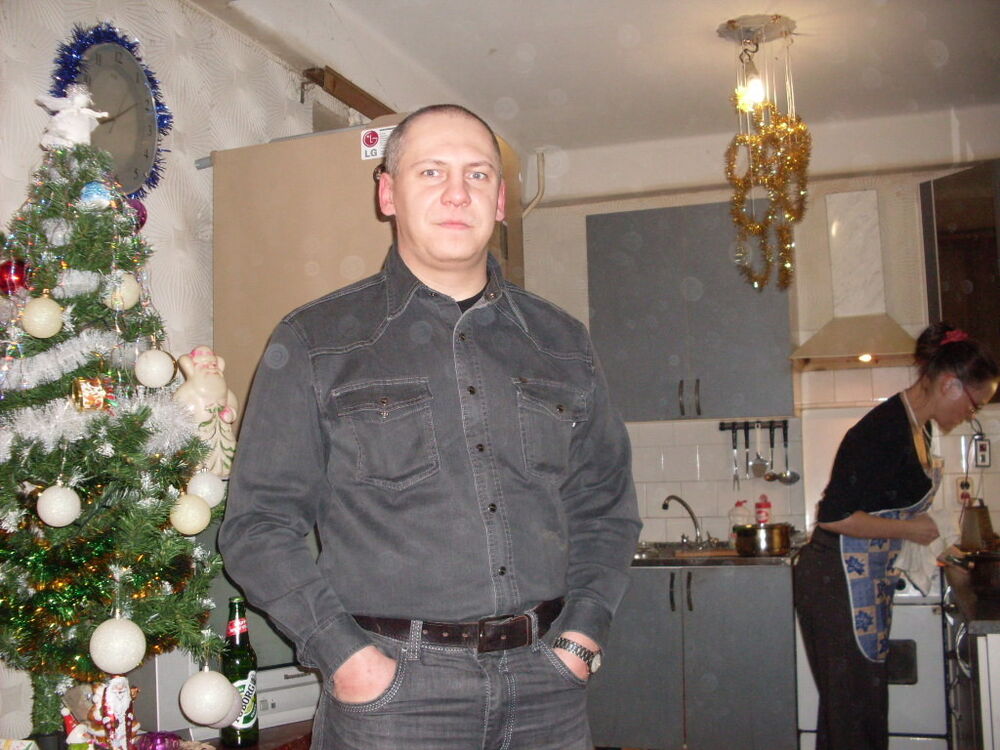  8110543  , 42 ,    -