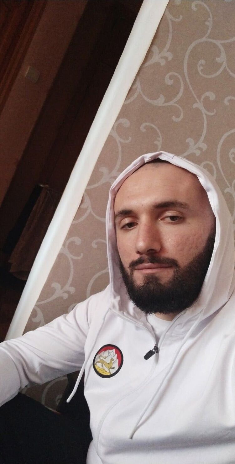  33135773  Azamat, 31 ,    