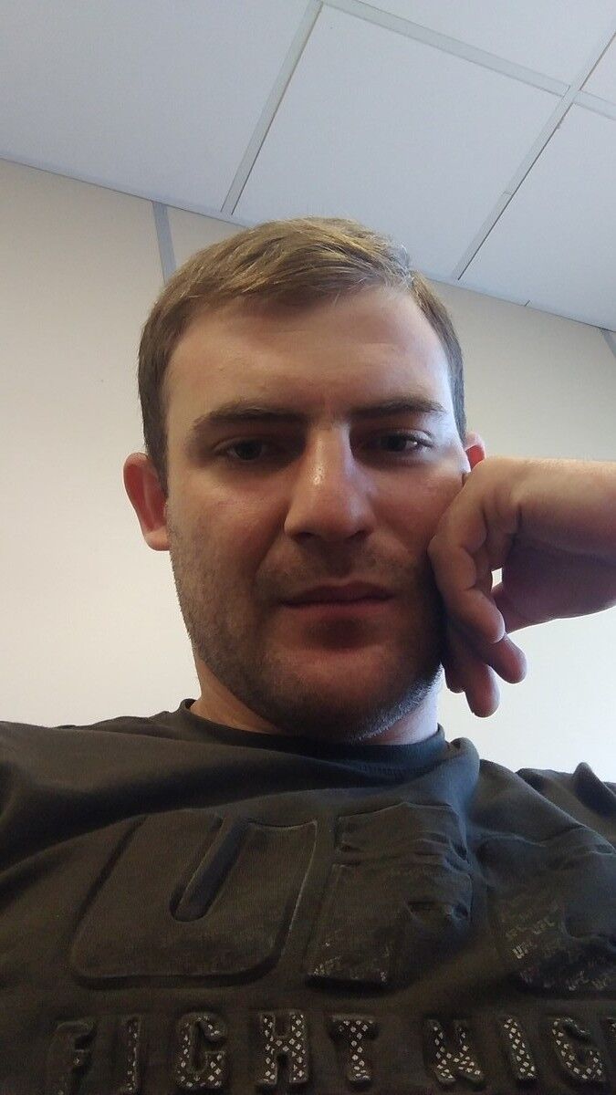  ,   Alexander, 32 ,   ,   , c 