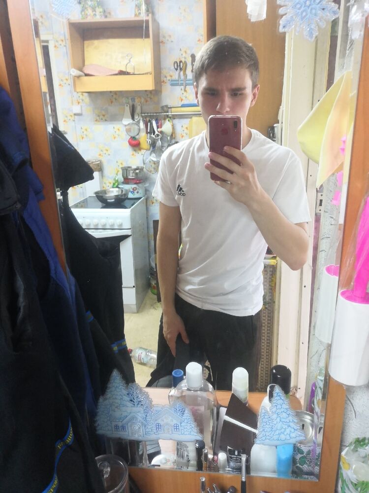  26566753  Alexander, 24 ,    