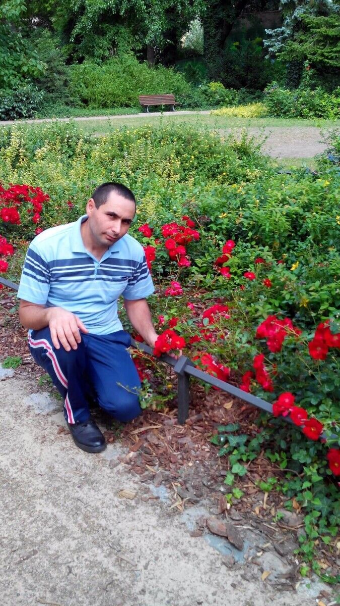  ,   Sergiu, 46 ,   ,   , c 