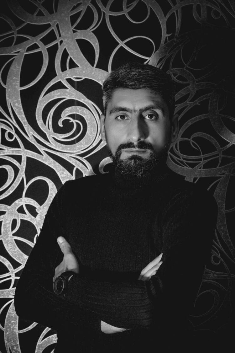  ,   Armen, 48 ,  