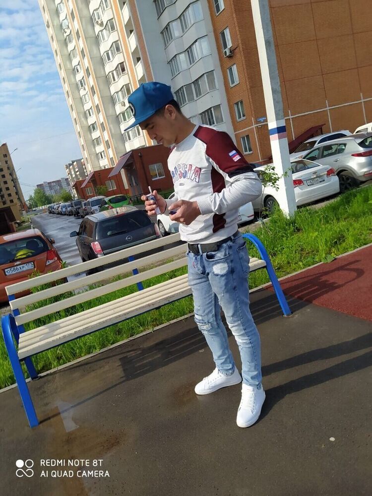  22016213  Elbek, 31 ,    