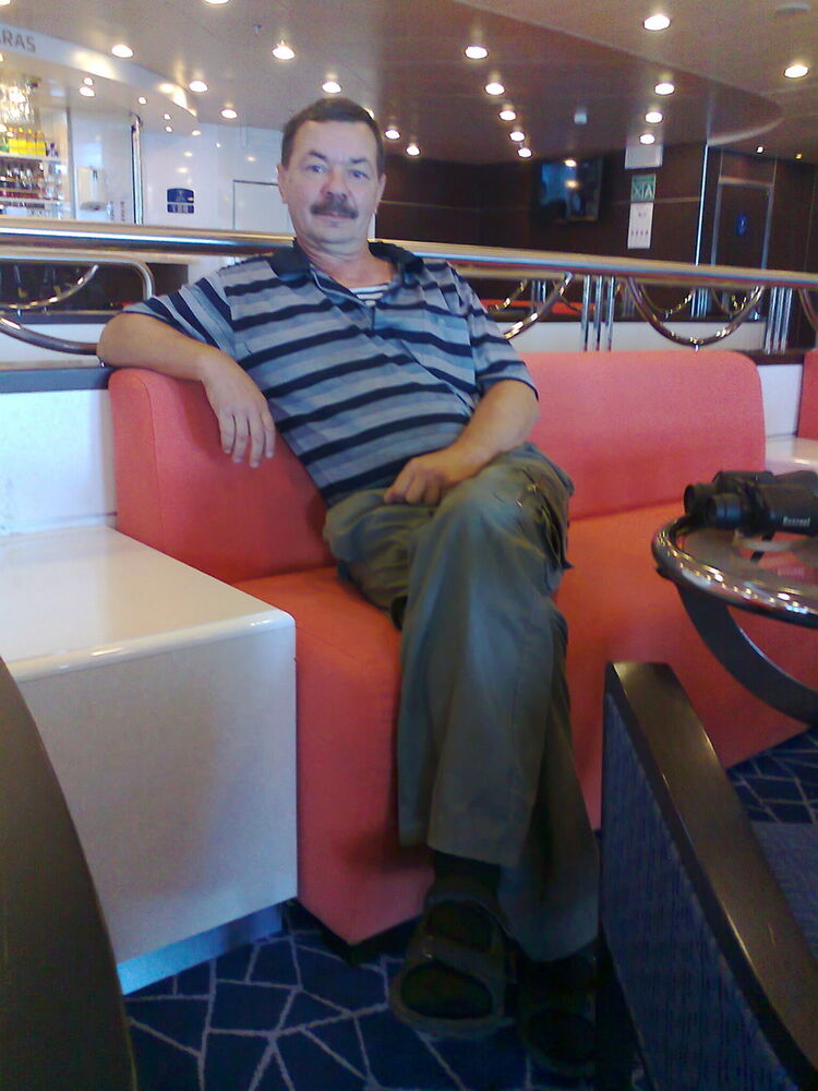  ,   Viktor, 67 ,     , c 