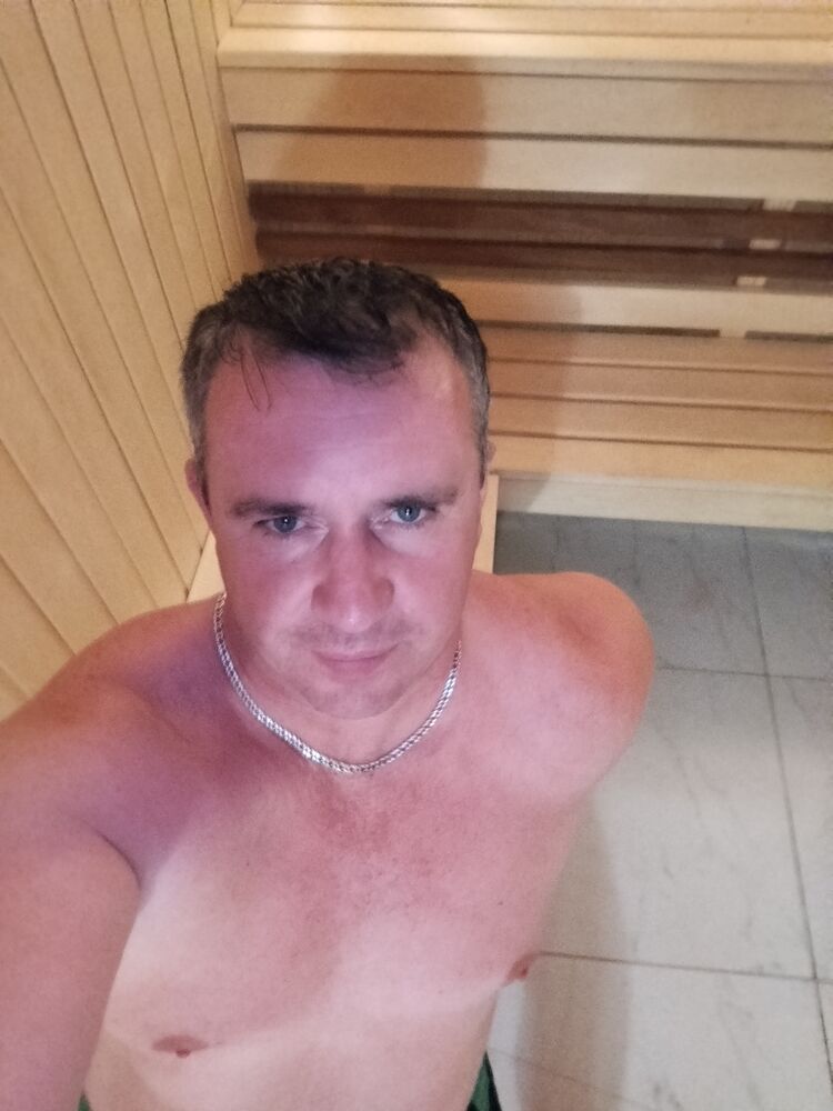  48938543  Pavel, 47 ,    