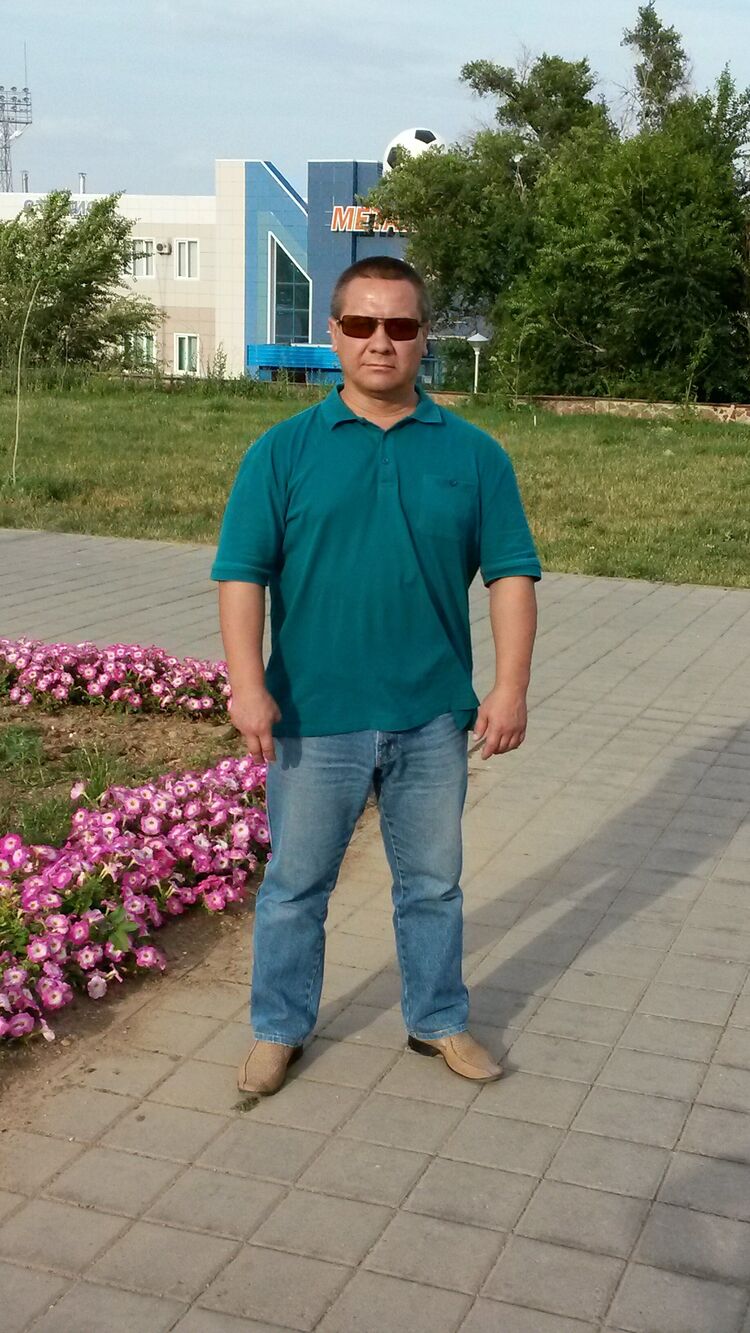  23371573  Viktor, 56 ,    