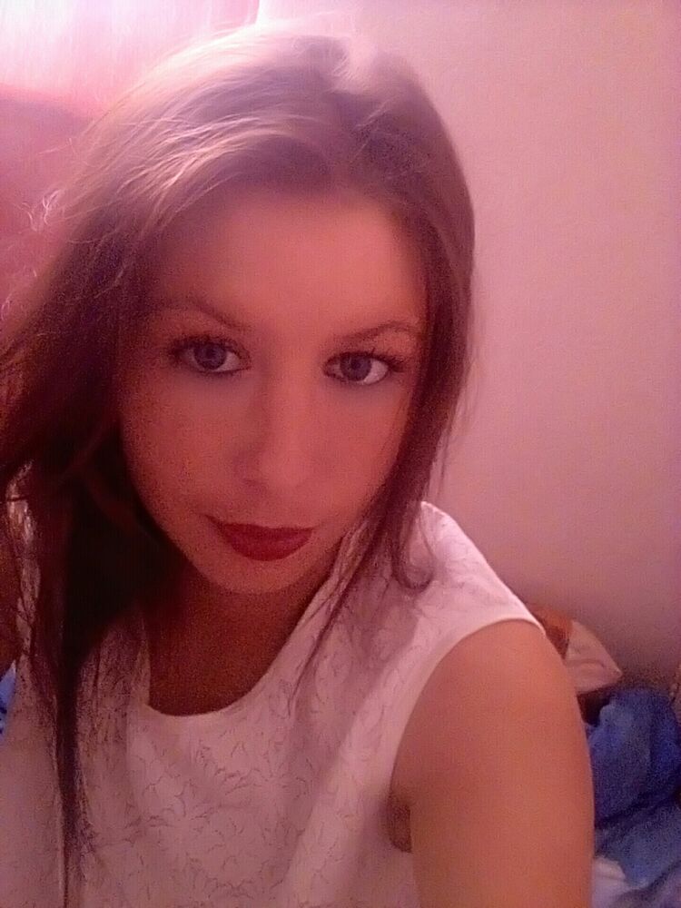 ,   Anna, 28 ,  