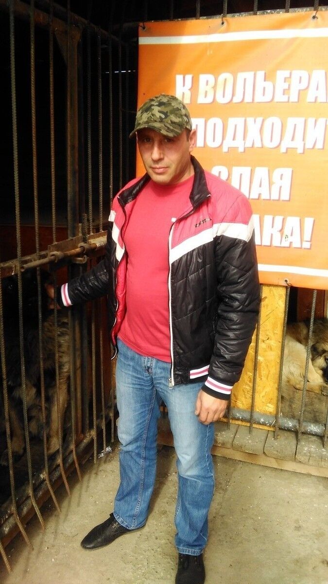  10574123  NIK, 54 ,    -