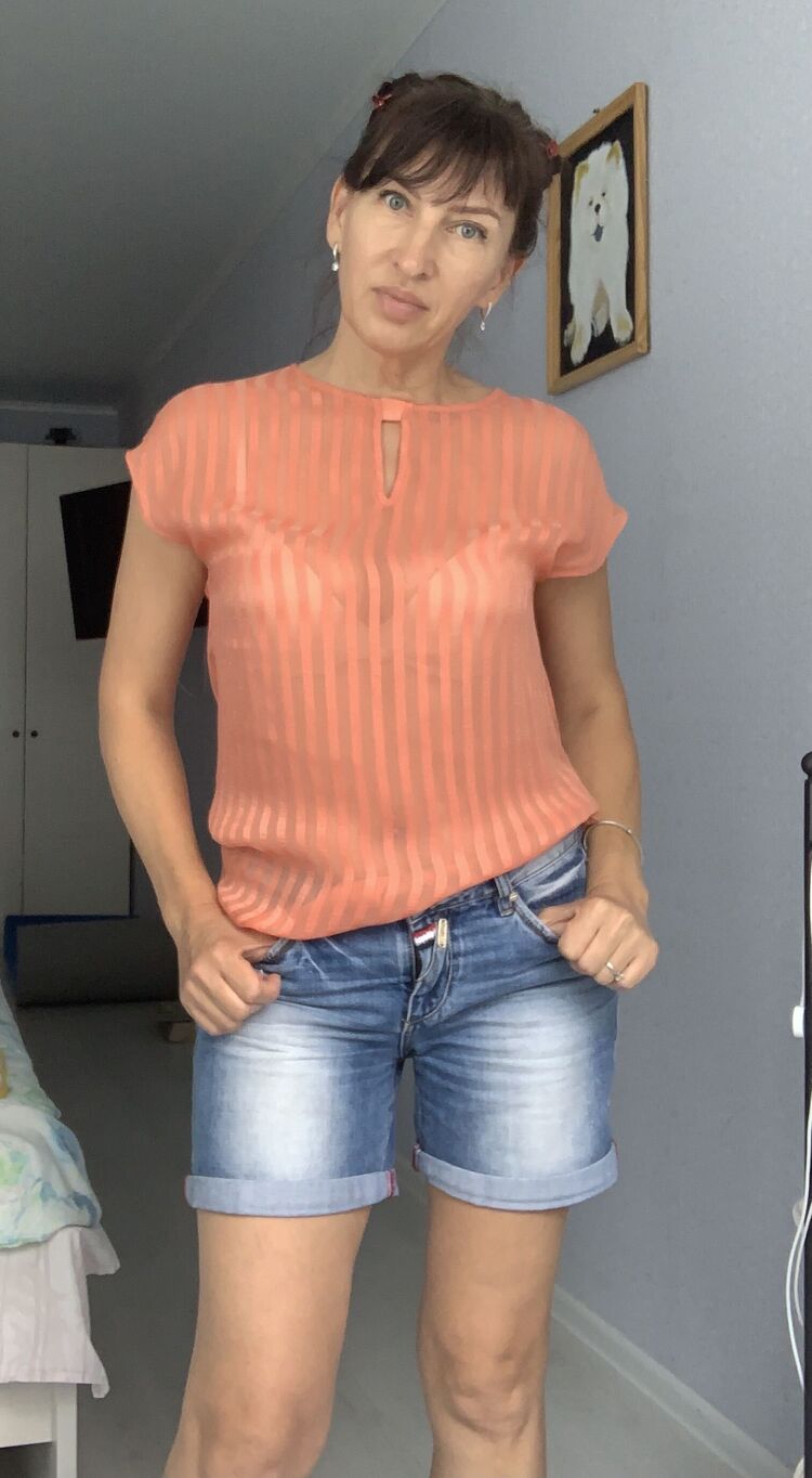  32841483  Mila, 55 ,    