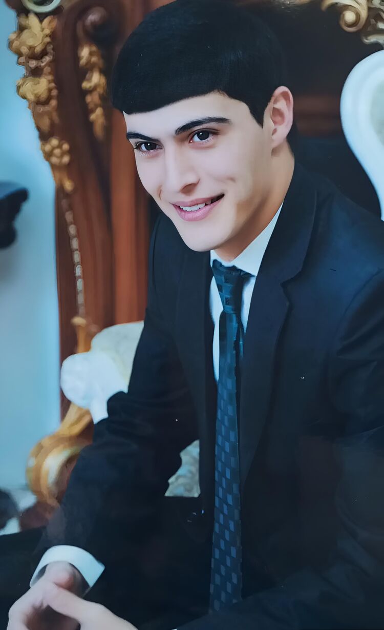  53835003  Eziz, 34 ,    