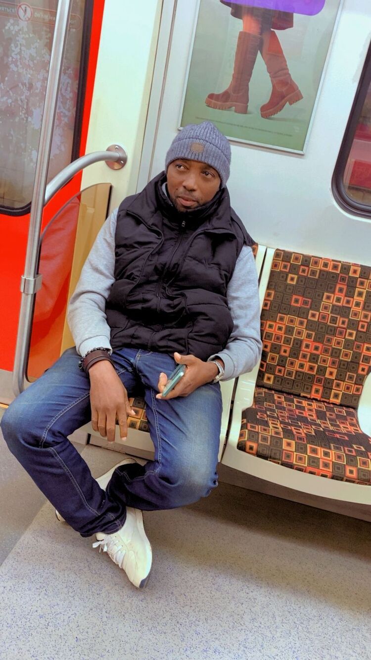 ���� 56252853 ������� Roger, 47 ���, ���� ���������� � �����-����������