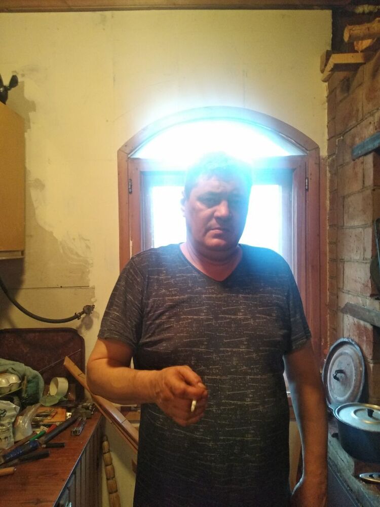  33434363  Nik, 52 ,    