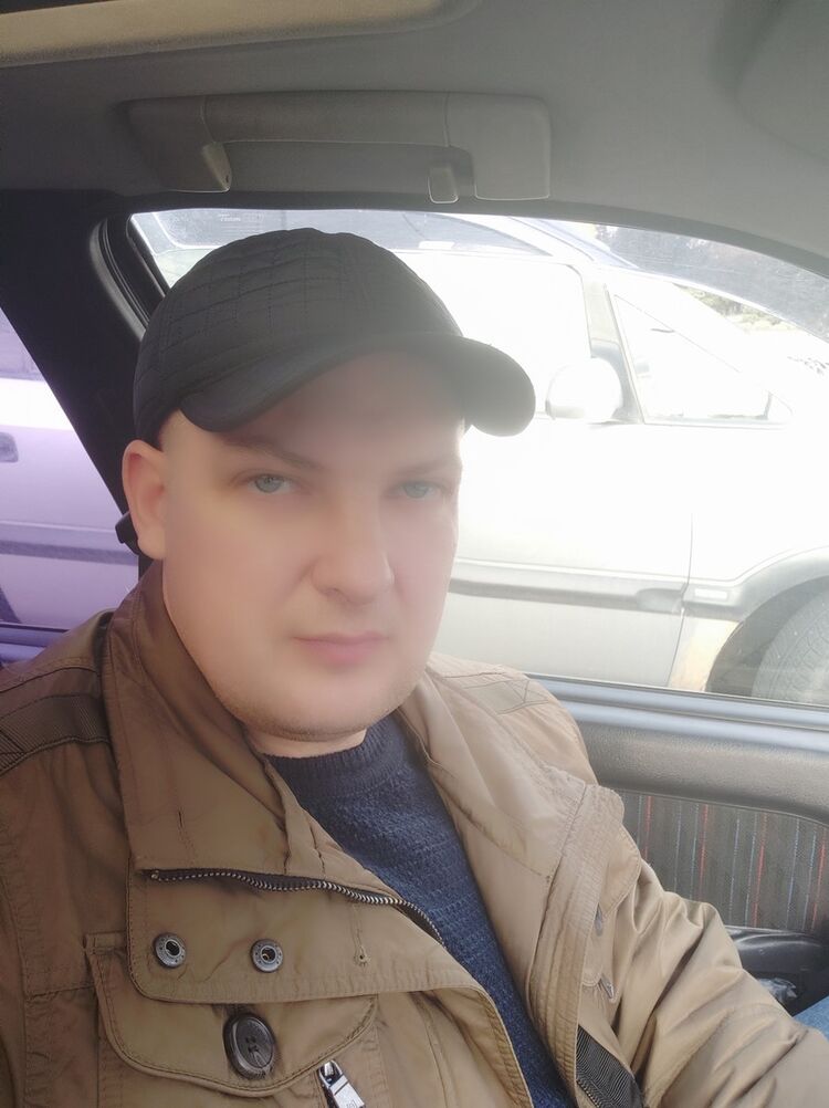  19100163  Alex, 44 ,    