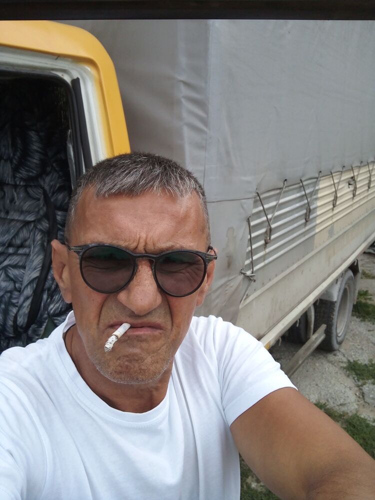 36678043  Oleg, 58 ,    