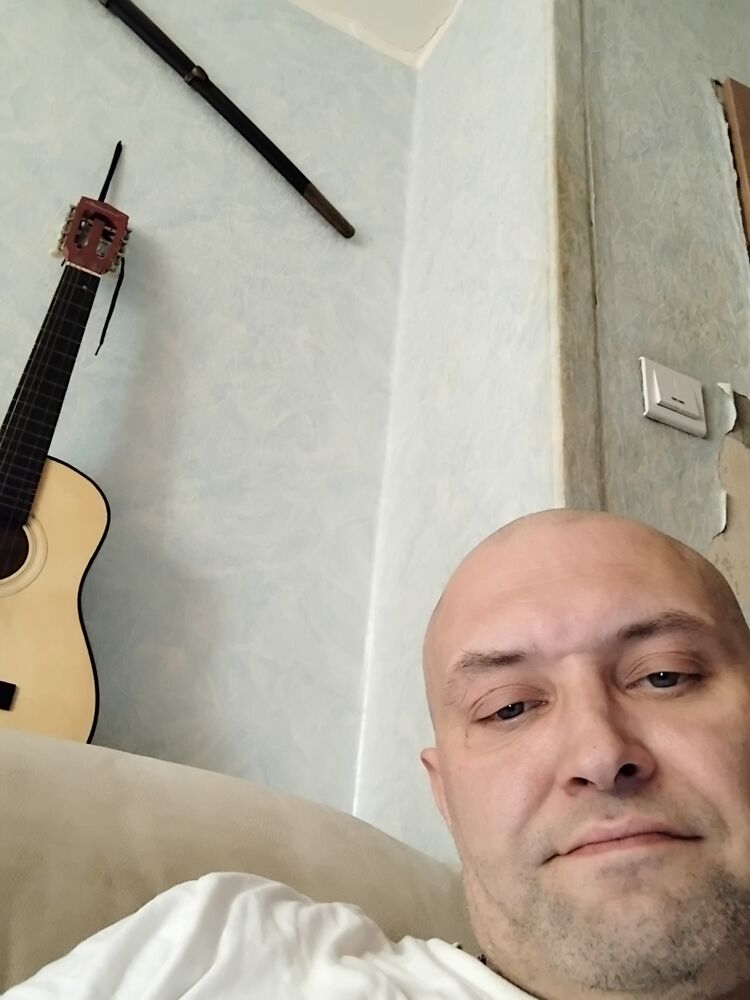  44351213  , 49 ,    -