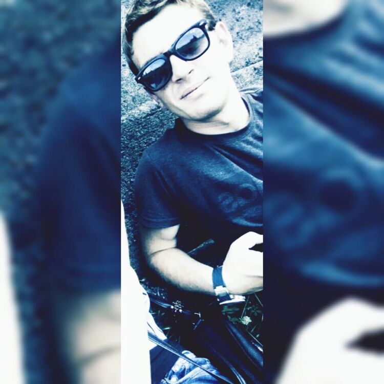  34811943  Xosrov, 25 ,    -