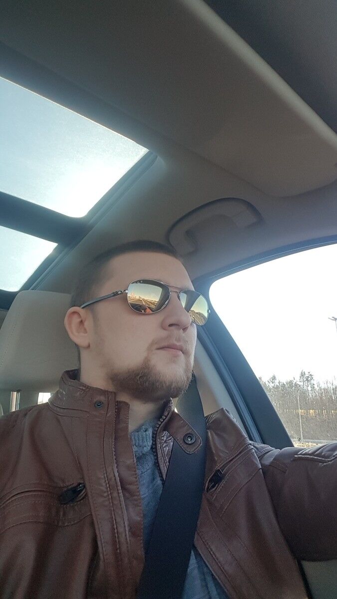  ,   Mikhail, 37 ,   ,   , c , 