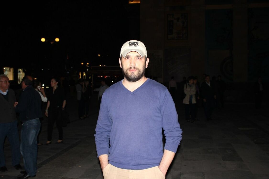  ,   Artur, 37 ,   ,   , c 
