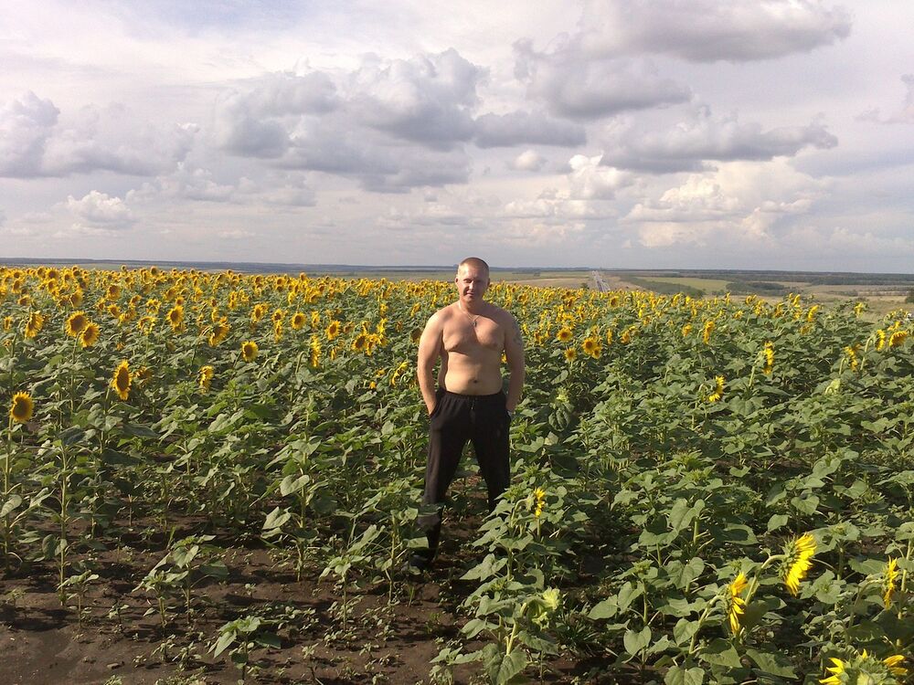  4557853  Maxim, 46 ,    