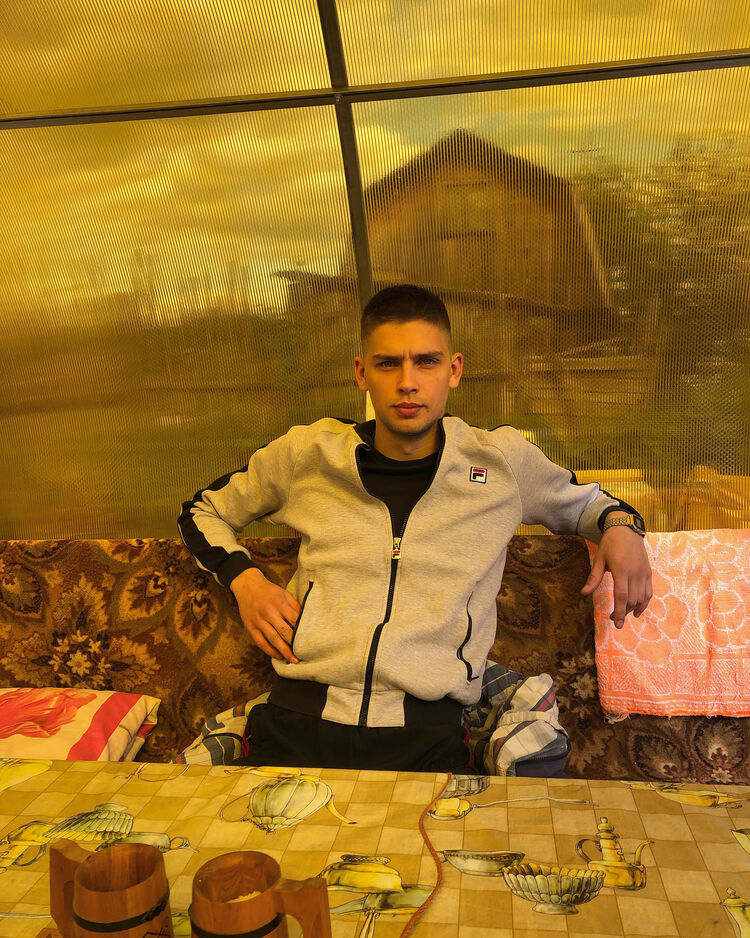  38052863  Maqsim, 26 ,    
