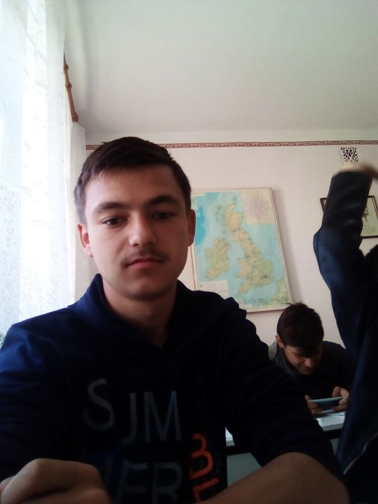  ,   Sasha, 24 ,   