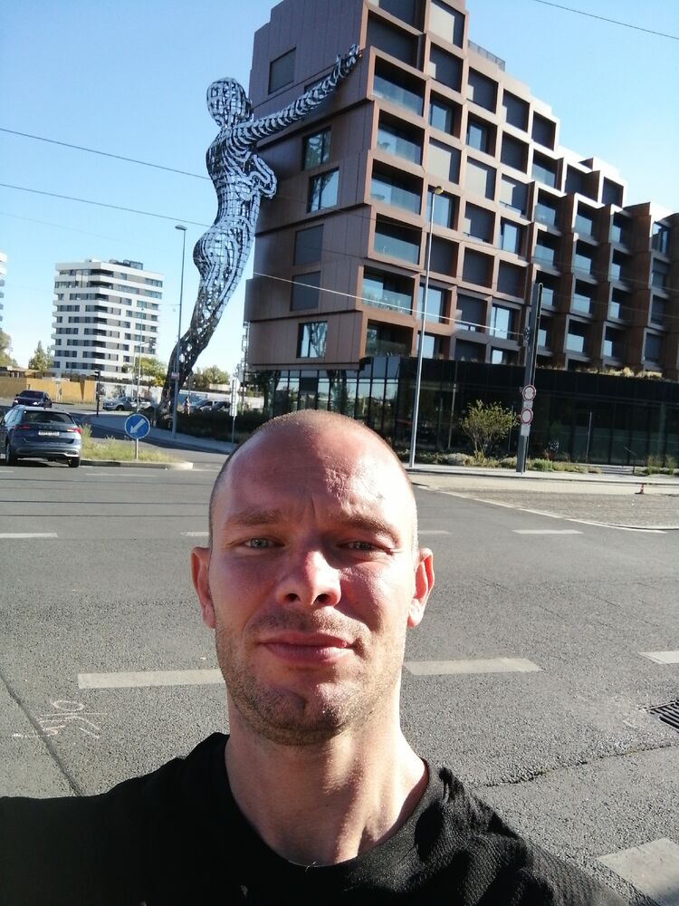  51564833  , 39 ,    Kladno