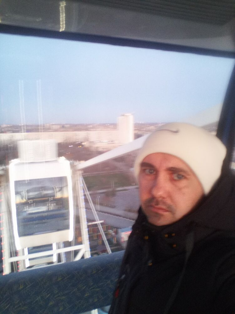  31208713  Artem, 34 ,    