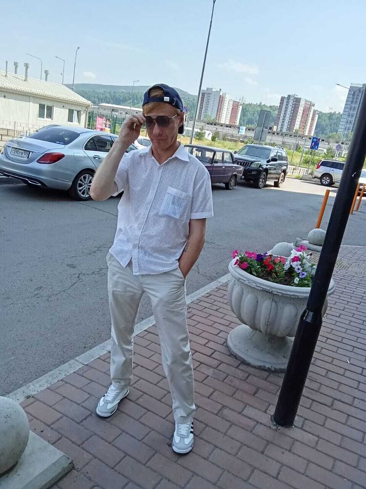  53889703  Pavel, 46 ,    