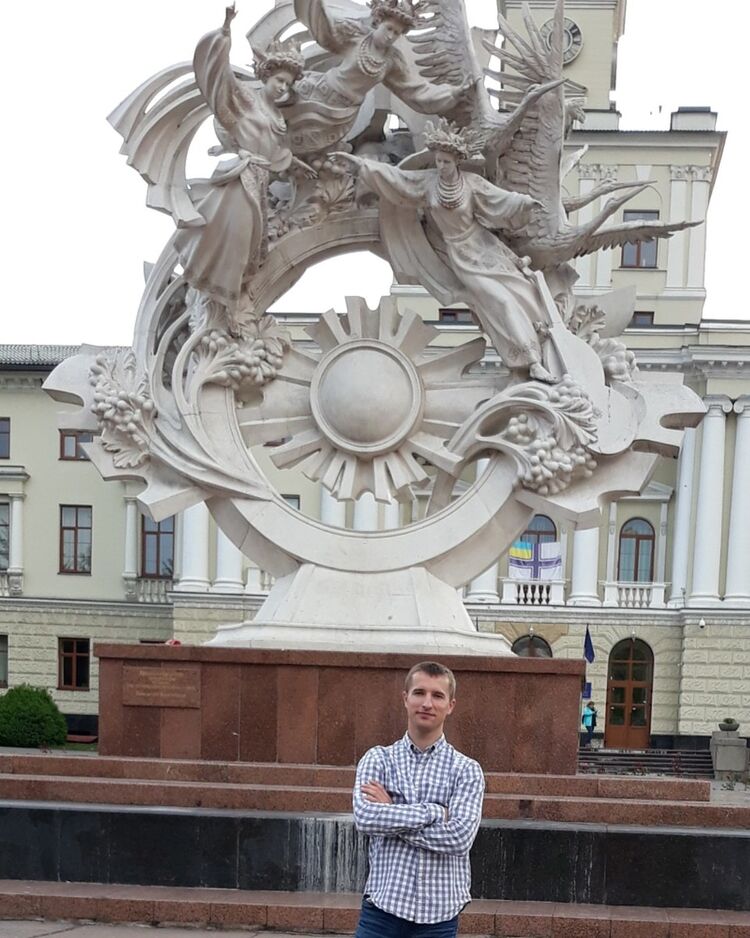  18099353  , 33 ,    