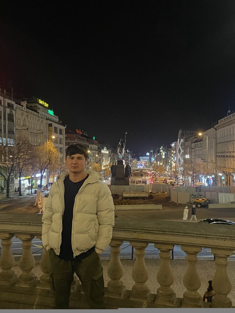  ,   Lochinbek, 21 ,   ,   