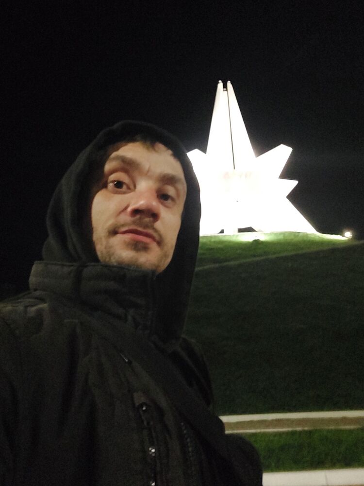  28940893  Nicolay, 39 ,    