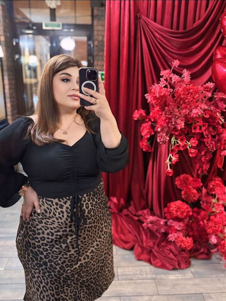  ,   Monami, 29 ,   c 