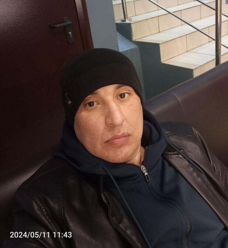  43124143  Artem, 43 ,     