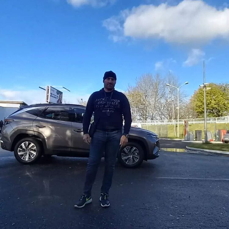  54038313  Zurab, 42 ,    