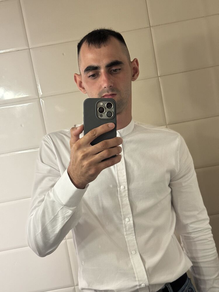 46596473  , 27 ,    