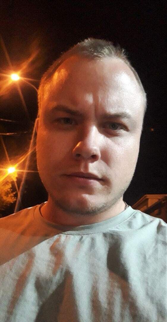 33728213  Francesco, 25 ,    