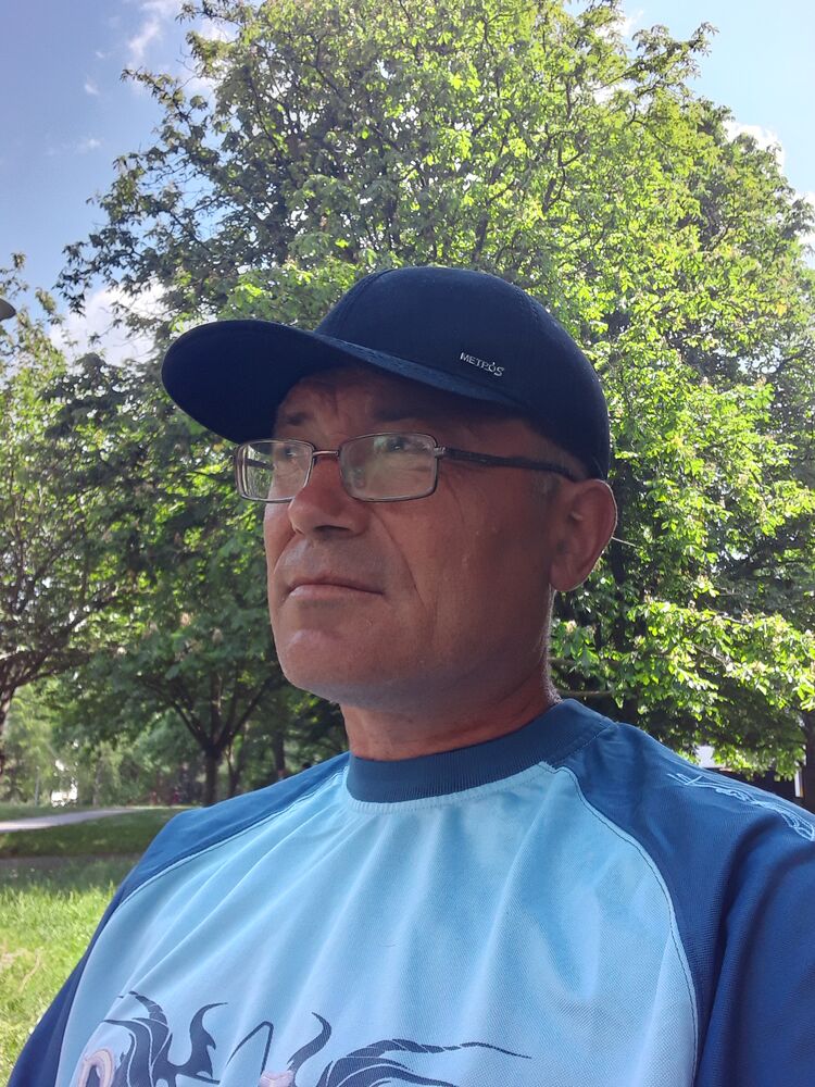  28302373  Serghei, 48 ,    Praha