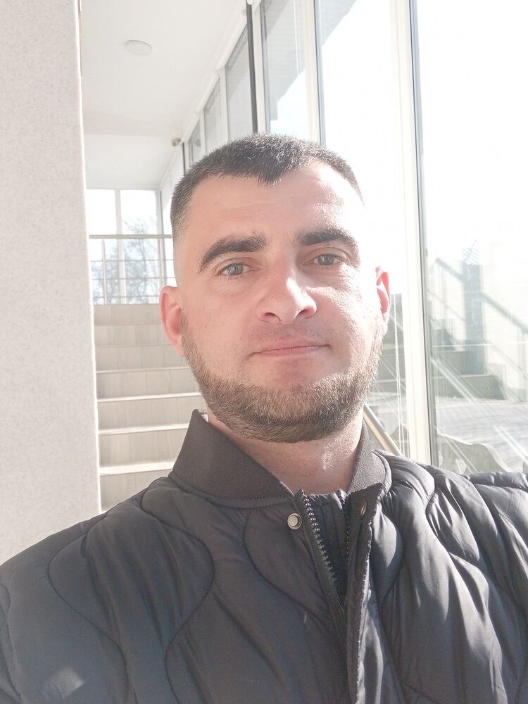  45485773  Viktor, 36 ,    