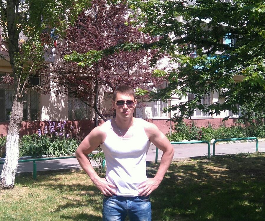  ,   Mihail, 32 ,   