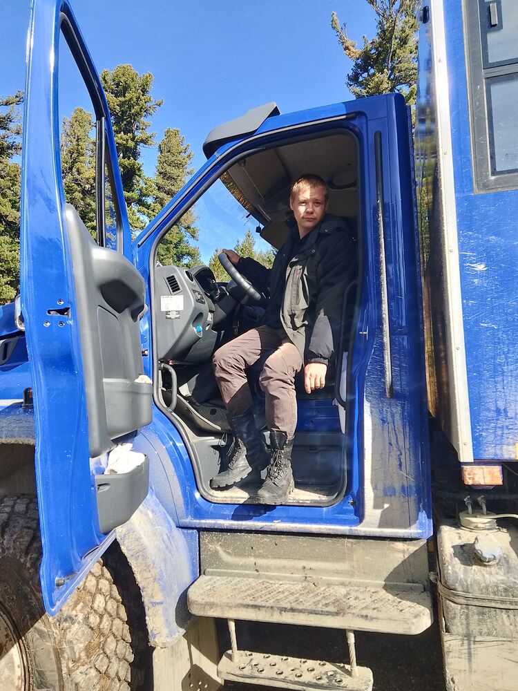  53818803  , 35 ,    -