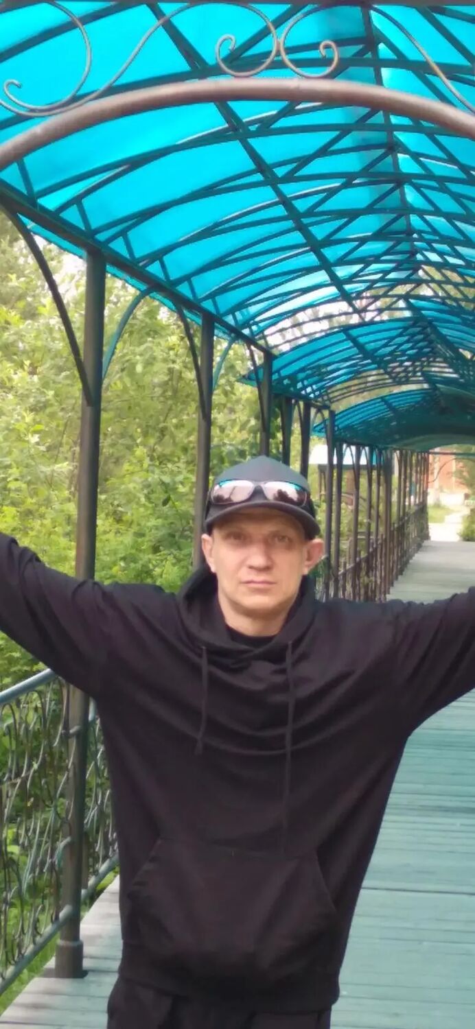  ,   Konstantin, 42 ,   c , 