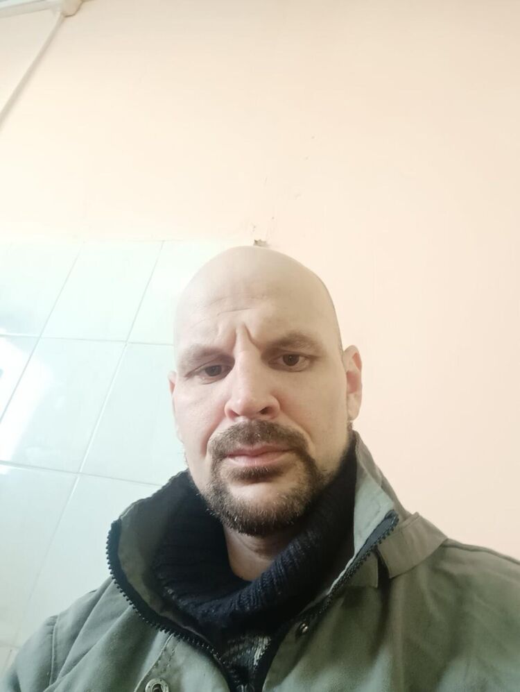 ,   Artur, 41 ,   ,   