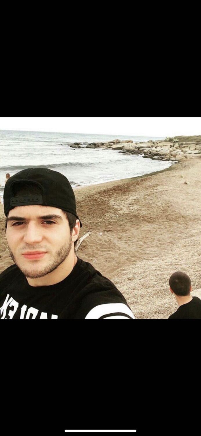  ,   Artur, 32 ,   ,   