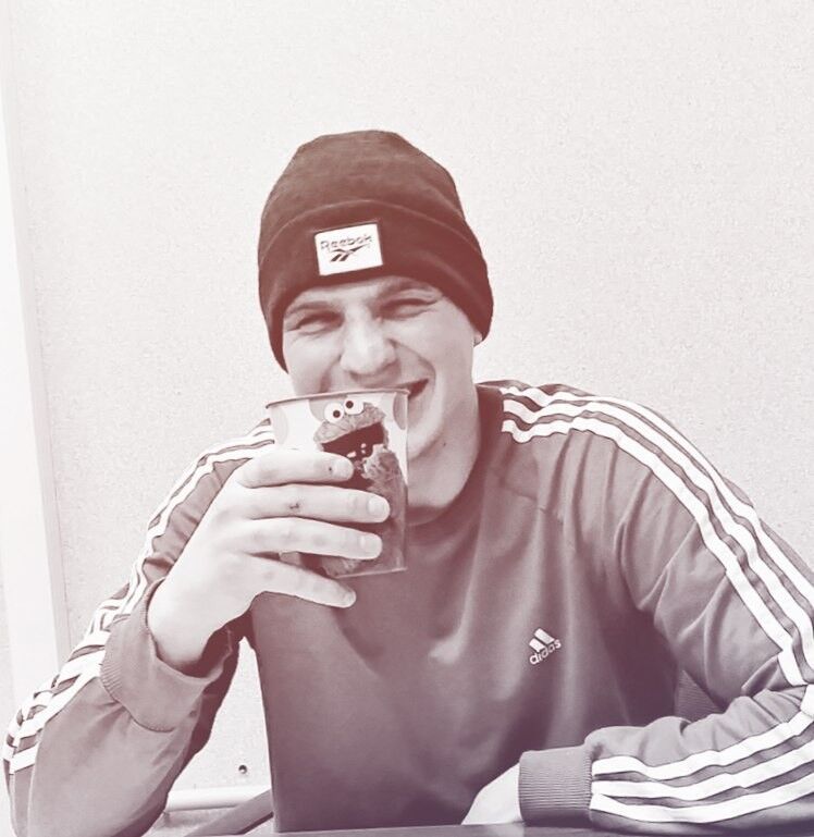  ,   Gianluigi, 27 ,   ,   , c 